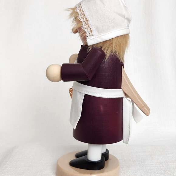 Steinbach Chubby Pilgrim Woman Lady, 11" Nutcracker Doll - Made in Germany - Picture 6 of 9